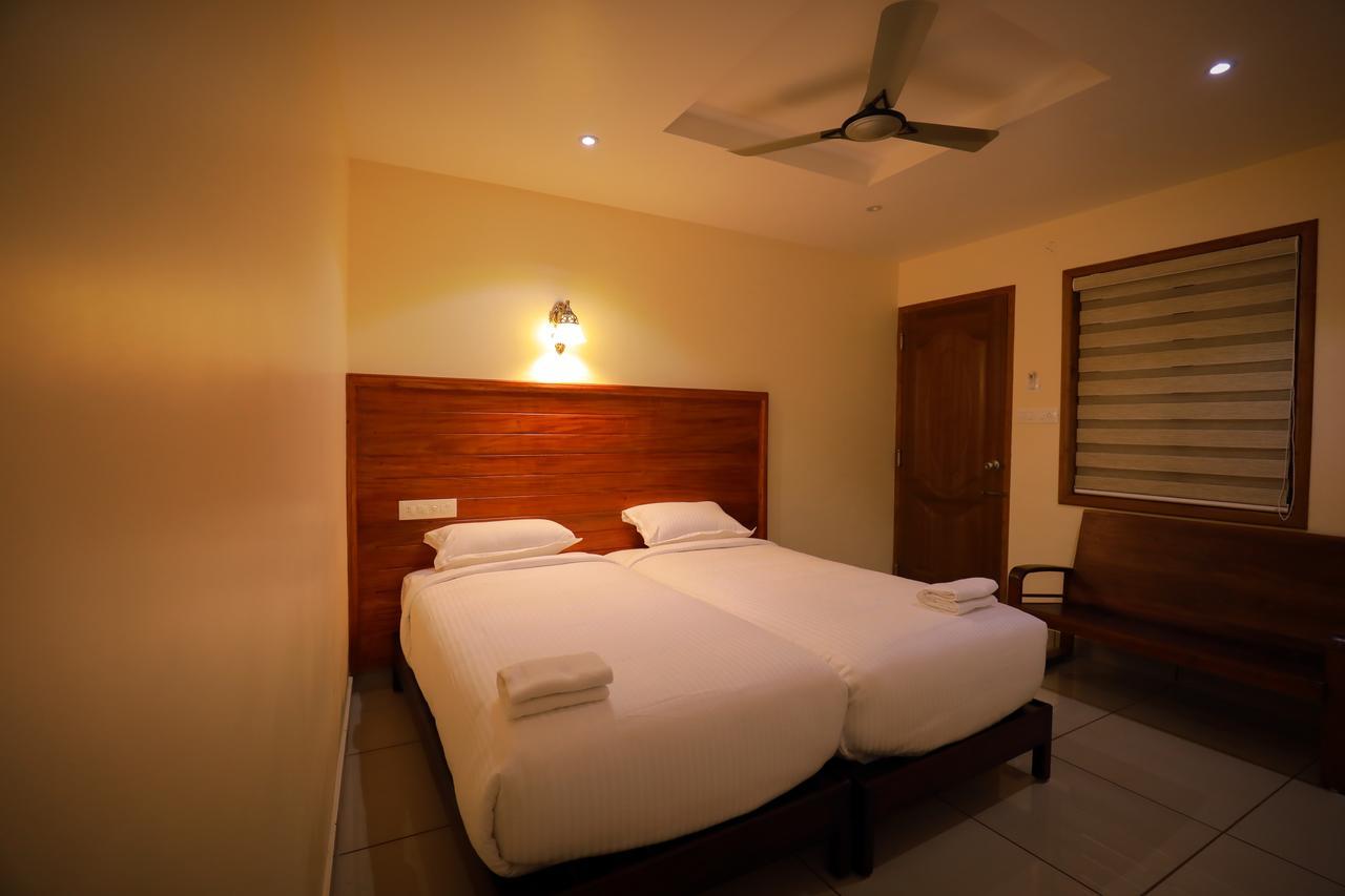 Roses Inn Fortkochi Екстериор снимка