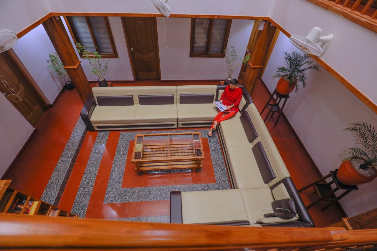 Roses Inn Fortkochi Екстериор снимка