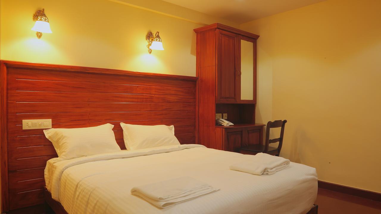 Roses Inn Fortkochi Екстериор снимка