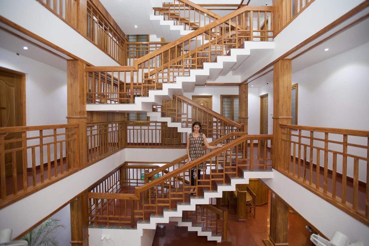 Roses Inn Fortkochi Екстериор снимка