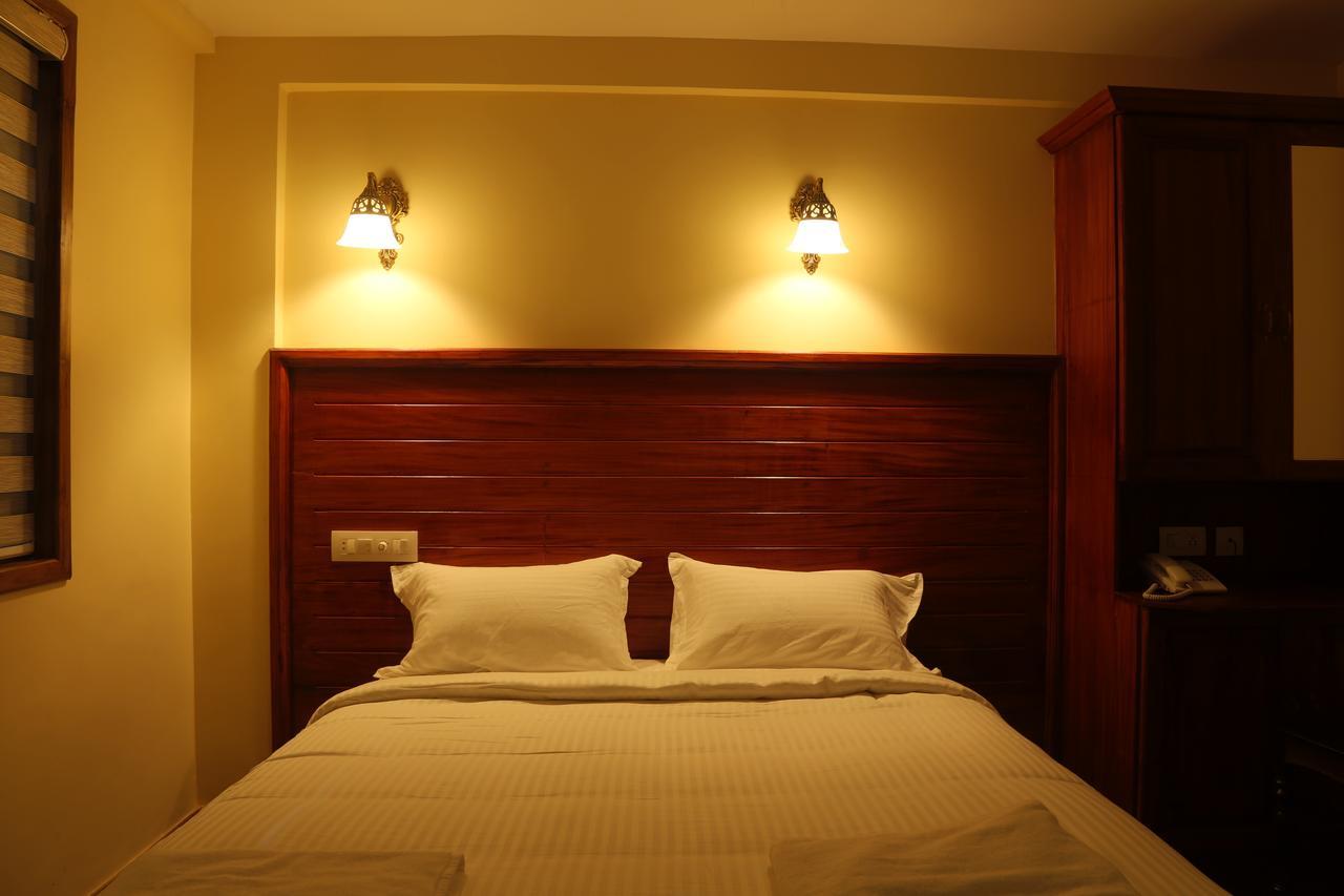 Roses Inn Fortkochi Екстериор снимка
