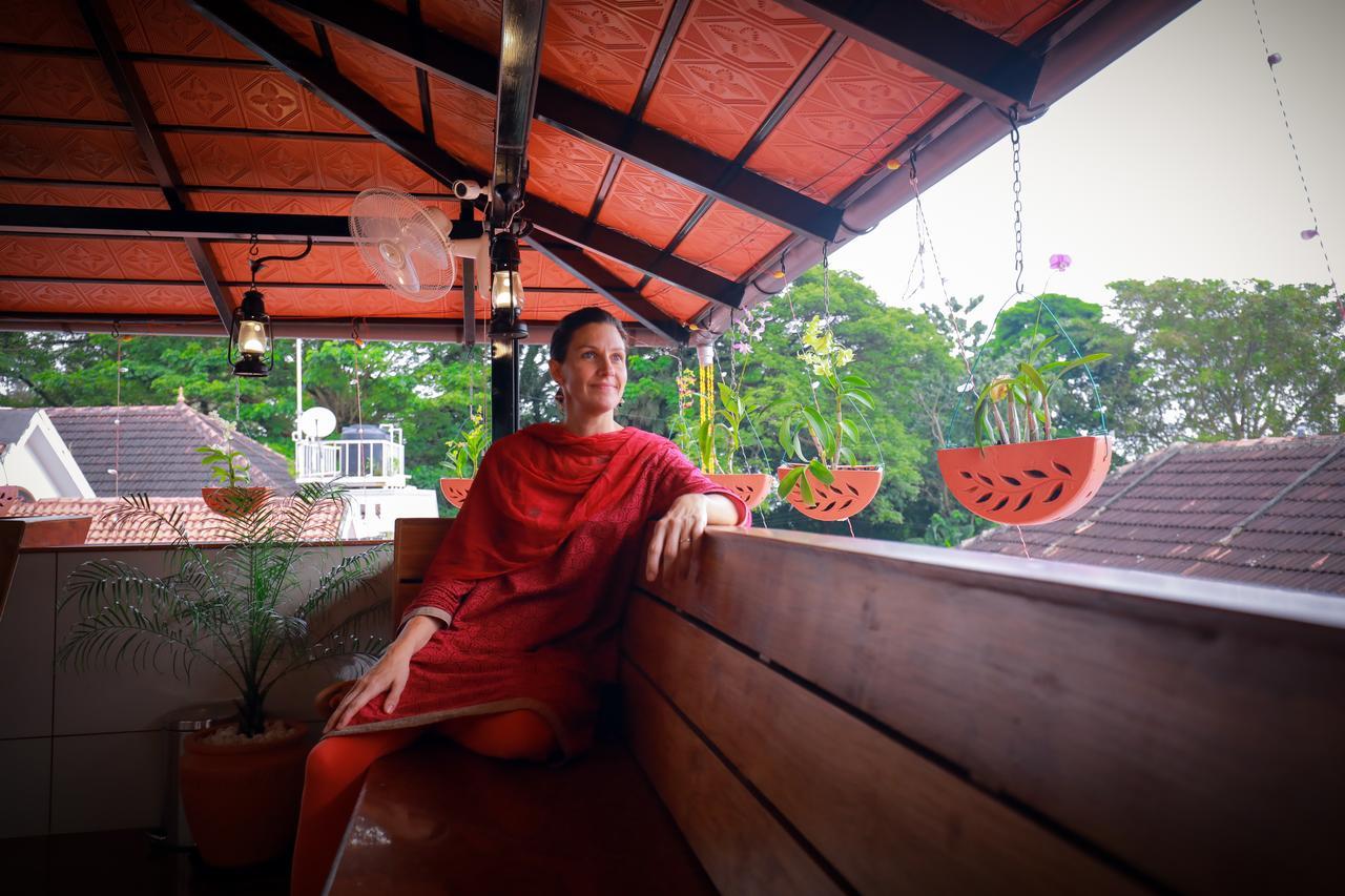 Roses Inn Fortkochi Екстериор снимка
