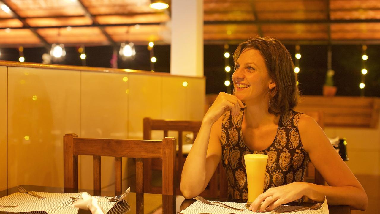 Roses Inn Fortkochi Екстериор снимка